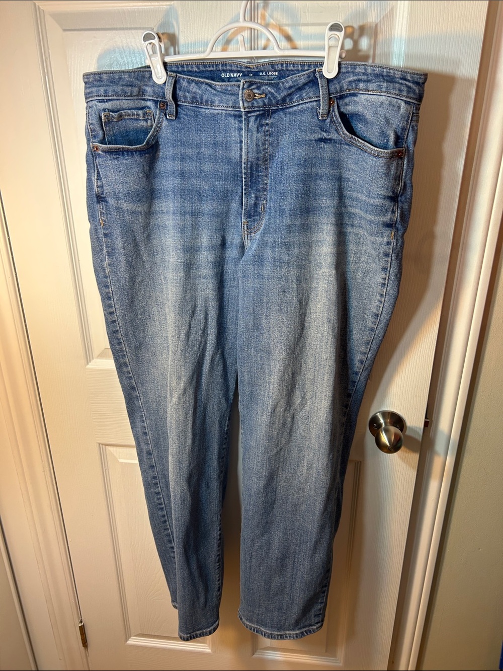 Old Navy High-Waisted OG Loose Jeans Secret Smooth Pockets size 18 medium wash - Picture 2 of 8